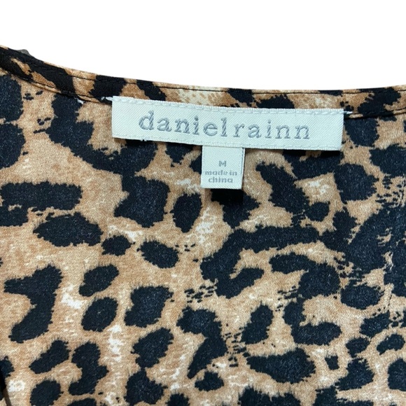 Daniel Rainn Women’s Leopard Print Sleeveless Top Blouse Size M Front Pleat Airy - Picture 5 of 7